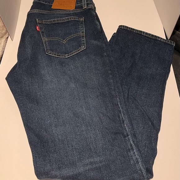 3 Levi Jeans - Picture 4 of 5